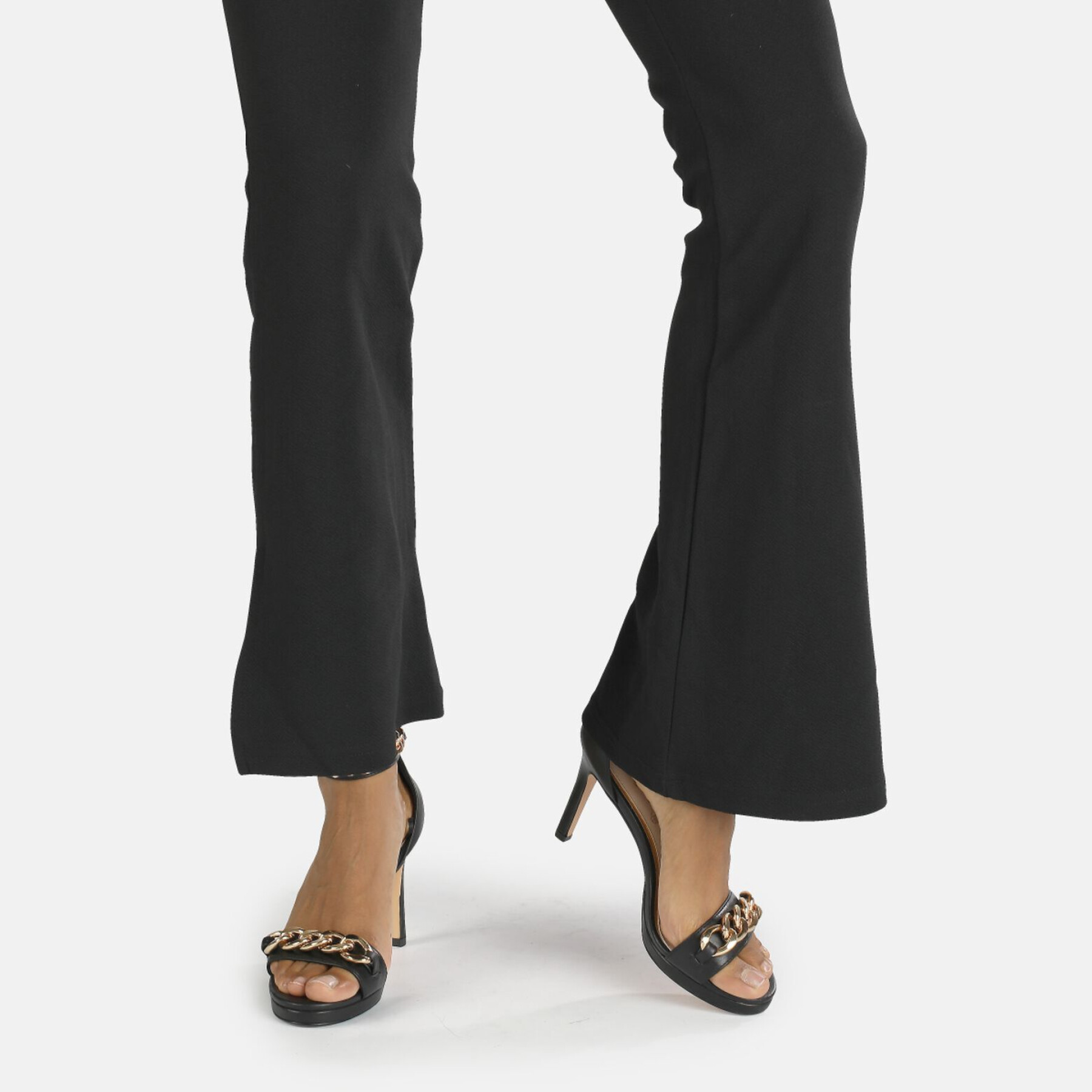 Sandálias de calcanhar feminino Buffalo Serena chain